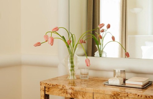Hyeres City Centre Hotel | LILOU