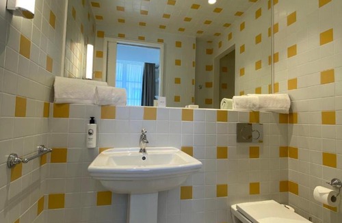 Hyeres City Centre Hotel | LILOU