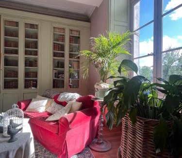 Noyant House | Lily Room