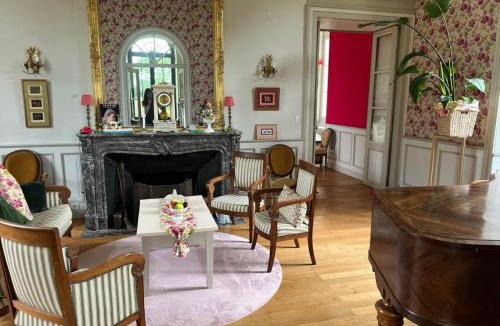 Noyant House | Lily Room