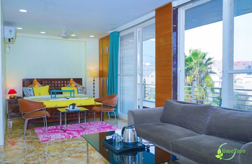 Sector 15 Hotel | Lime Tree Hotel Near 32nd Milestone