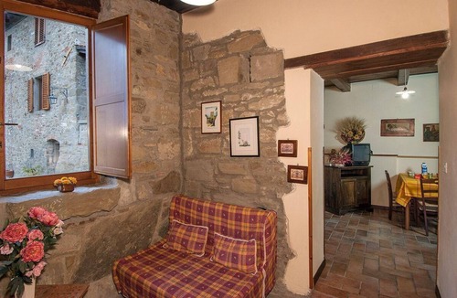 Pratovecchio Other | Lime tree house estate with shared pool
