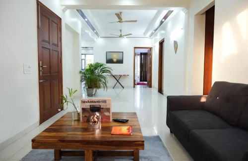 Gurugram Apartment | Lime Tree Luxurious 3BHK Serviced Apartment Near Medanta