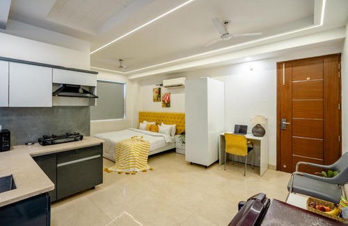 Sector 51 Hotel | Lime Tree Luxury Studio - Service Apartment Near Artemis Hospital ,Gurgaon