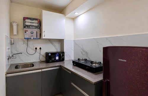 DLF Phase 5 Apartment | Lime Tree Studio Serviced Apartments Golf Course Rd Gurgaon