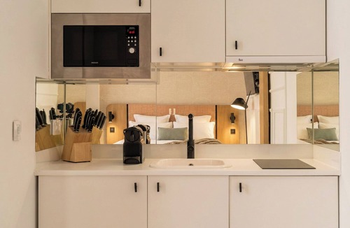 Huertas Apartment | Limehome Madrid Sol