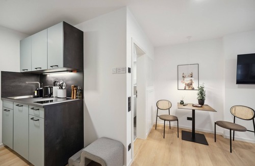 Galgenhof Apartment | Limehome Nuremberg Celtisplatz