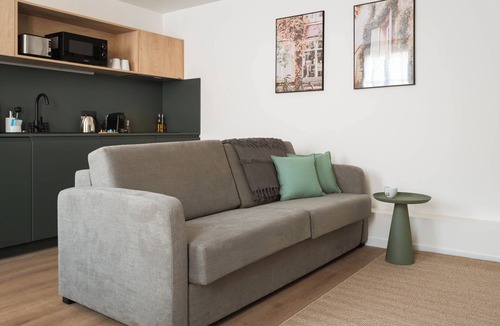 Notre-Dame Hotel | Limehome Versailles Rue du Bailliage