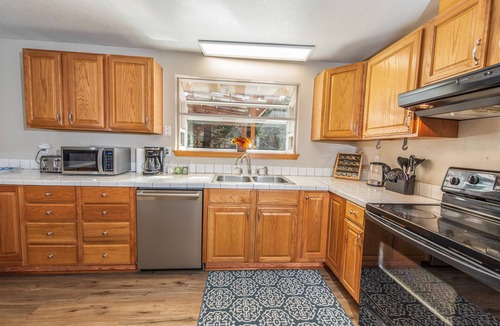 Tanner House | Limited Time 20% Off/Outlets/mountain/lake/biking