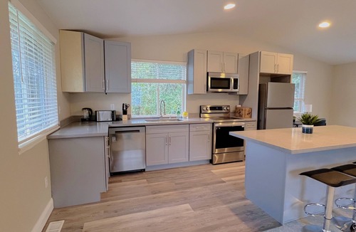 Tanner House | Limited Time 20% Off/MTN View/Modern PNW Getaway
