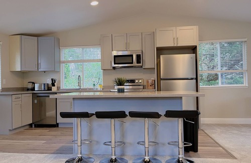 Tanner House | Limited Time 20% Off/MTN View/Modern PNW Getaway