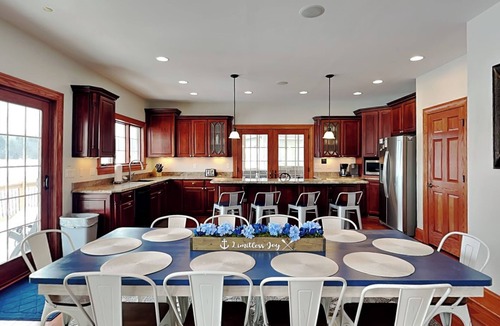 Waterfront Greens House | Limitless Joy | Private Indoor Pool + Hot Tubs & Game Room!