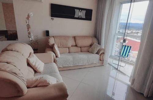 Uniao da Vitoria Apartment | Lindo apartamento no coração da cidade - APARTAMENTO INTEIRO OU SEJA NÃO É COMPARTILHADO COM OUTRAS PESSOAS - Perto de tudo - 2 quartos - Ar condicionado - Churrasqueira - Cozinha completa - 120 metros quadrados ao todo - Quartos com 12 metros quadrados