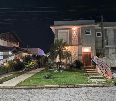 Balneario Mogiano House | Lindo Sobrado com 3 Dormitórios- Condominio Morada da Praia