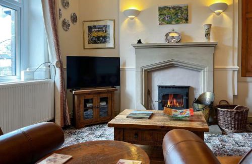 Monyash House | Lindum Cottage