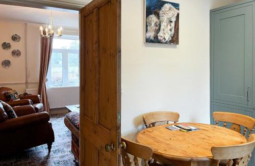 Monyash House | Lindum Cottage