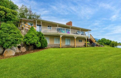 Oroville House | Linger Longer Lakeside