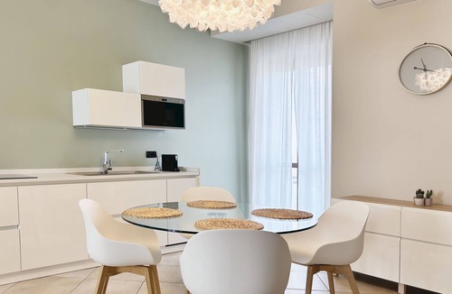 Nichelino Apartment | *Lingotto Center* 5min, Luxury Apartment, 1 Bedroom, 4 guests.