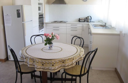 Linley Point House | Linley Point Harbourview 2 bedroom pet-friendly home with disabled facilities.