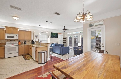 Lincolnville House | Lions Bridge: Modern 3 bedroom Home in Historic Lincolnville - walk to Historic
