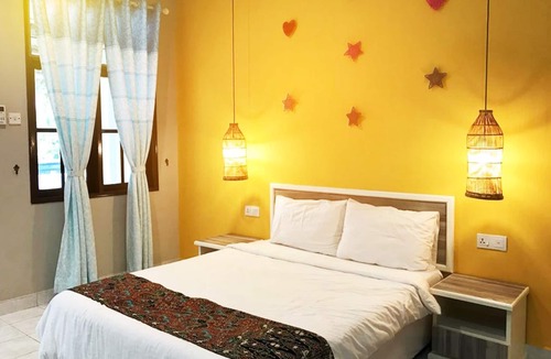 Kampung Sungai Ular Hotel | Lis Na Ree Resort
