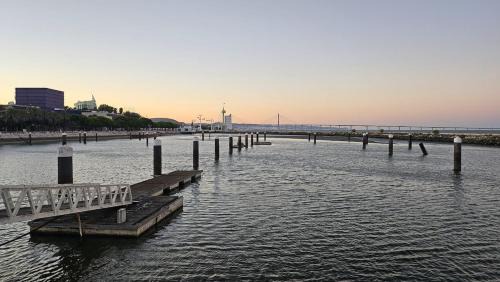 Parque das Nacoes Boat Rental | Lisboa Barco Corleone