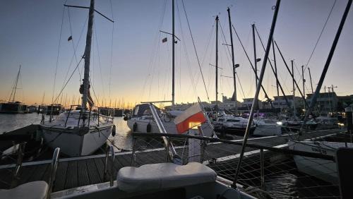 Parque das Nacoes Boat Rental | Lisboa Barco Corleone