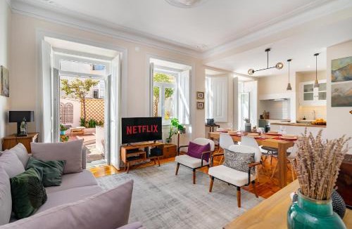 Santo Amaro Apartment | Lisbon Design Flat, Luxury, 7 People, Pool Garden
