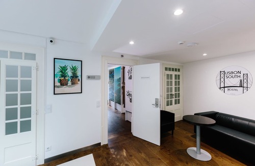 Cacilhas Hostel | Lisbon South Hostel