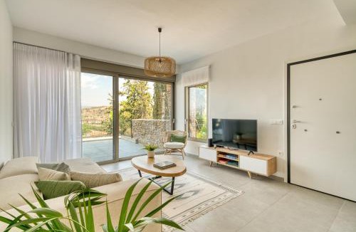 Exostis Apartment | Lithéa, stone residence