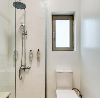 Exostis Apartment | Lithéa, stone residence