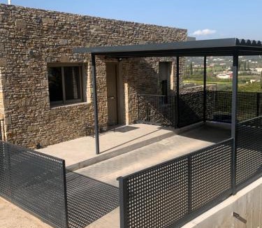 Exostis Apartment | Lithéa, stone residence