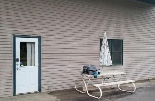 Monroe County House | Lithium Lodge, LLC