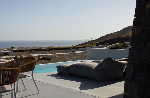 Kamari Apartment | Lithora Suites Santorini