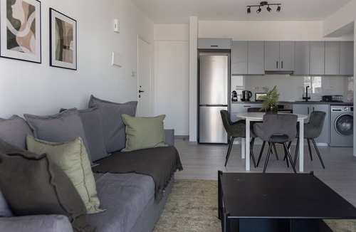 Paphos Apartment | Lithos Modern Flat by Staycom
