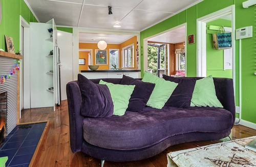 Raglan Cottage | Little Bach Escape - Raglan Bach