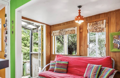 Raglan Cottage | Little Bach Escape - Raglan Bach