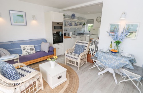 Nettlestone Cottage | Little Beach