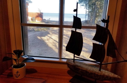 Mohawk Cabin | *Little Betsy cabin on Lake Superior sandy beach & EV Charger*