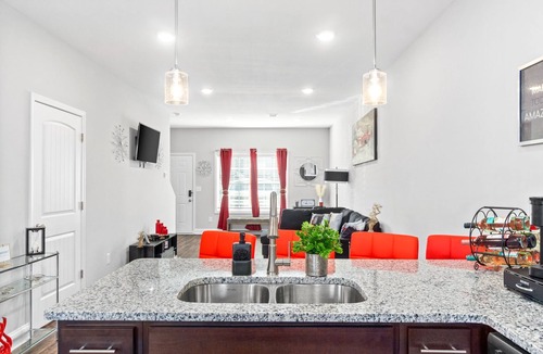 Clarksville Condo | Little cupid heart