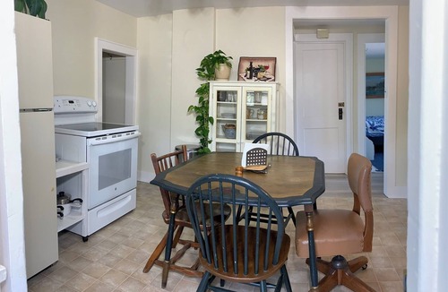 Marquette Apartment | Little Eagle's Nest - Charming & Cozy 2-Bed Apartment