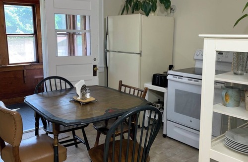 Marquette Apartment | Little Eagle's Nest - Charming & Cozy 2-Bed Apartment