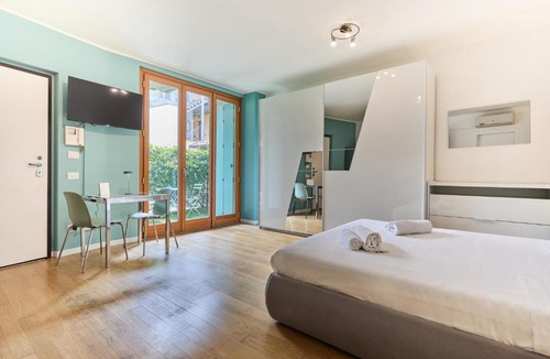 Precotto Apartment | Little Garden