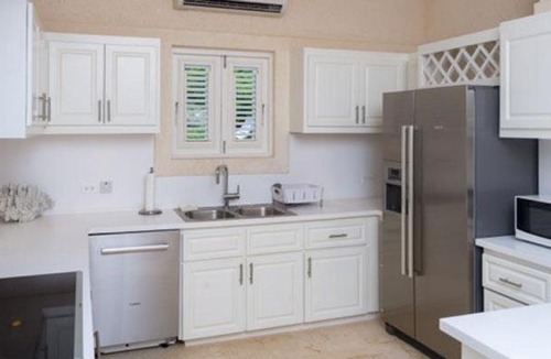 Clinketts Villa | Little Good Harbour House