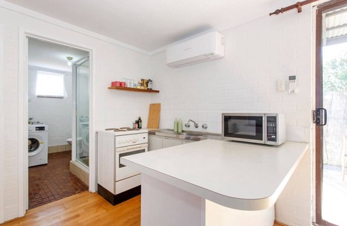 Hillarys Cottage | Little Haven Hillarys