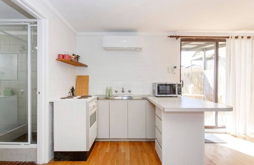 Hillarys Cottage | Little Haven Hillarys