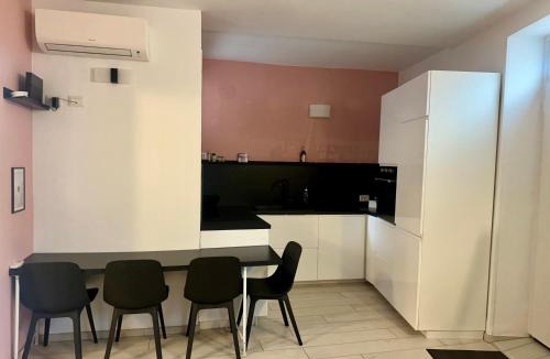 Angera Apartment | Little Haven
