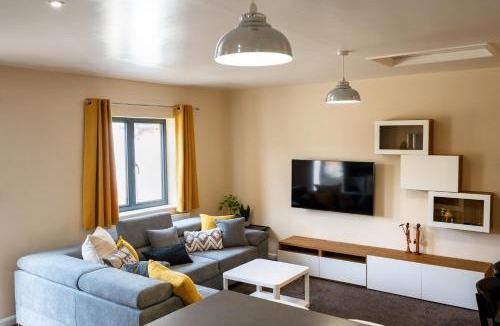 Acle House | LITTLE HOUSE - Perfect for exploring The Broads