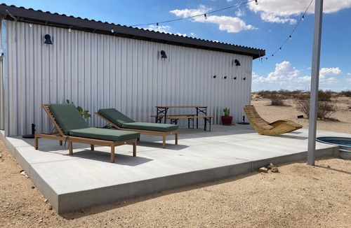 Joshua Tree Cabin | Little Joshua Tree - Plunge Pool, Sauna, Spa, Stargazing- Desert Oasis