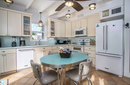 Little Venice House | Little Key Lime 2 bedroom 1 bath Conch house with 2 kayaks, 3 bikes, 51 Ft of Dockage